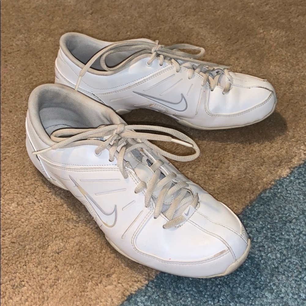 Nike cheer shoes